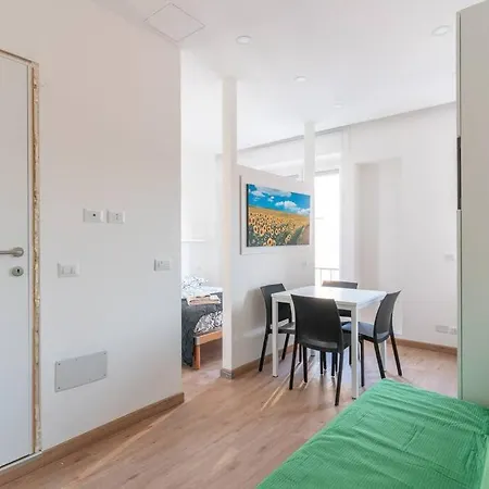 Apartment Cimiano 22, New *